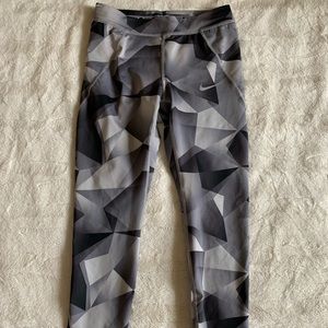 Like new Nike leggings!
